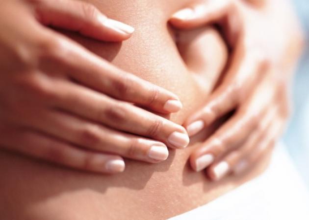 Καρκίνος των ωοθηκών: Τα πρώιμα συμπτώματα που δεν πρέπει να αγνοήσεις!