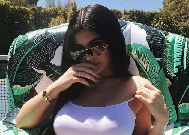 Η Kylie Jenner λανσάρει τη δική της συλλογή γυαλιών ηλίου