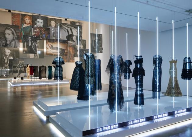 Η εντυπωσιακή έκθεση του οίκου Chanel στη Σεούλ