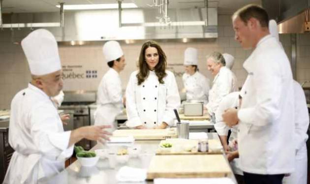 H Δούκισσα του Cambridge δείχνει το ταλέντο της στην κουζίνα! Δες φωτογραφίες