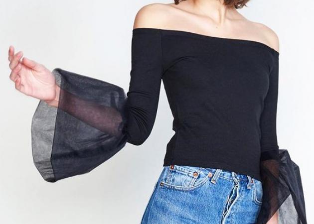 Τι κόσμημα ταιριάζει με την off shoulder μπλούζα;