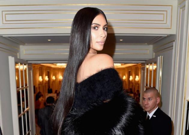 Τα looks που επέλεξαν οι αδερφές Kardashian για τα Χριστούγεννα