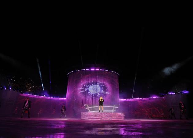 Intimissimi on Ice: Η Ellie Goulding, η Patricia Field και τα εσώρουχα που πατινάρουν