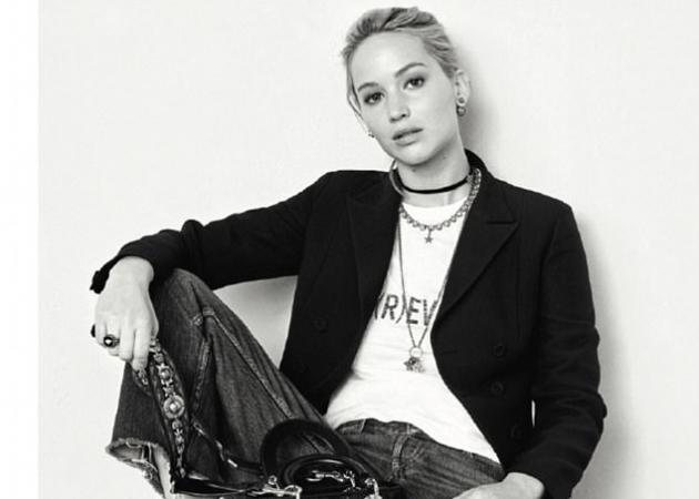 Jennifer Lawrence: Πρωταγωνιστεί στην καμπάνια του Dior λανσάροντας… φεμινιστικό μήνυμα