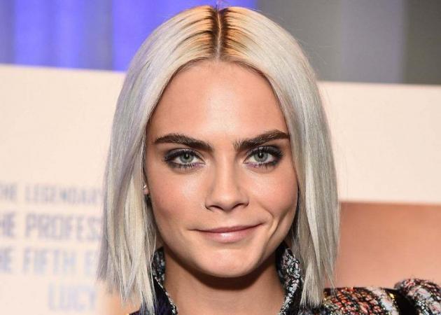 Η Cara Delevingne με το πιο in fashion look που έχουμε δει τελευταία!