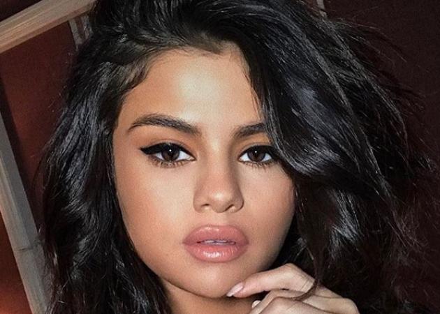 Selena Gomez: Το look που σου προτείνει για την ημέρα του Αγίου Βαλεντίνου