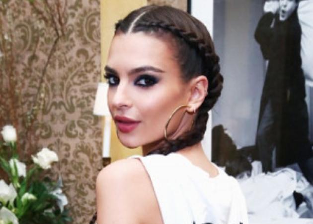 Η Emily Ratajkowski με το πιο cool 90s look που έχουμε δει ever