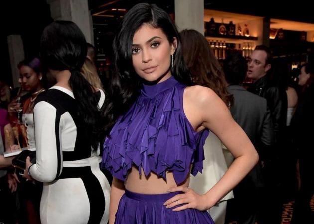 Poll: Τι συμβαίνει με την Kylie Jenner; Η εμφάνιση που μας προβλημάτισε