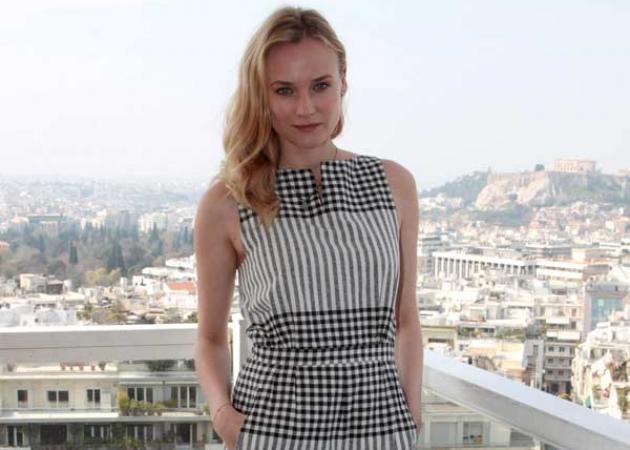 Playsuit: Οι celebs λατρεύουν τα ολόσωμα σορτσάκια