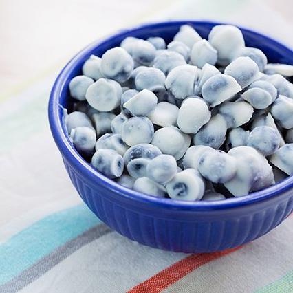 Παγωμένες μπουκίτσες blueberries με γιαούρτι
