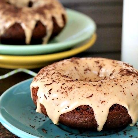 Σοκολατένια donuts ολικής αλέσεως με μπανάνα και φυστικοβούτυρο