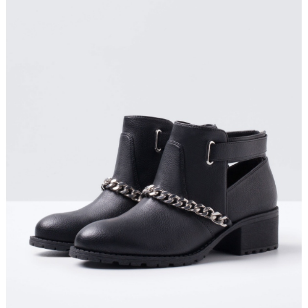 7 | Ankle boots Bershka