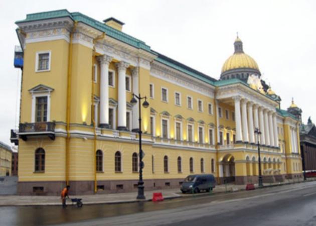 Ένα παλάτι έγινε ξενοδοχείο: Δες το νέο Four Seasons στην Αγία Πετρούπολη!
