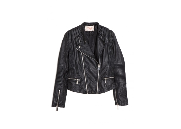 Δερμάτινο biker jacket: Το must-have της γκαρνταρόμπας μας μόνο με 53,95 €!