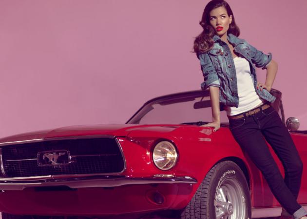 JEAN-κνοπέμπτη! Τα πιο hot jeans για μια βραδιά που απαιτεί άνεση (και στιλ φυσικά)