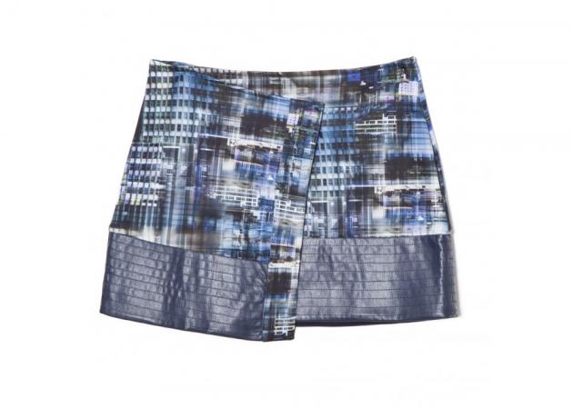 Μίνι wrap-skirt: Φόρεσε την τάση!