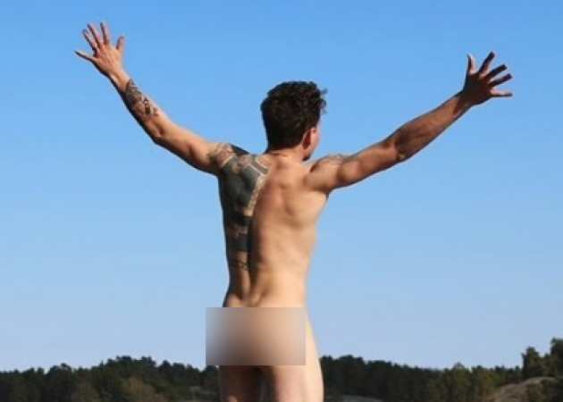 Eurovision 2016: Τραγουδιστής βουτάει γυμνός στα παγωμένα νερά της Σουηδίας. Ποιος είναι;