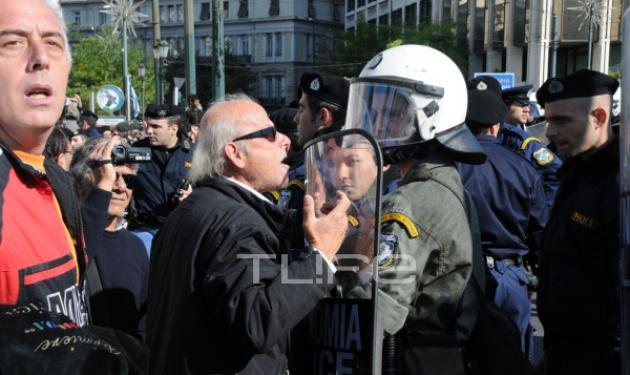 Για πρώτη φορά μέτρα αποκλεισμού των πολιτών στην παρέλαση! Αποδοκιμασίες κατά των πολιτικών