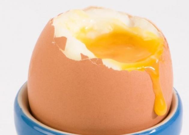 Προσοχή με τα «μελάτα» αυγά – Τι πρέπει να ξέρεις για λόγους υγείας