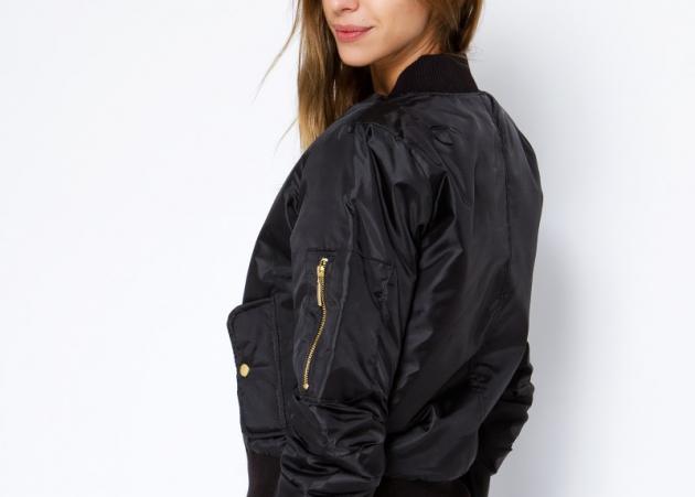 Μαύρο bomber jacket: Κάντο δικό σου μόνο με 29,92 €!