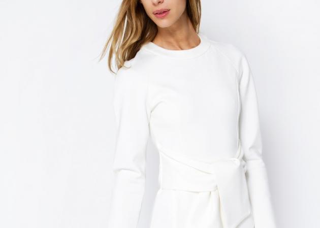 Λευκό μακρυμάνικο φόρεμα: Κάνε την εμφάνισή σου ξεχωριστή!