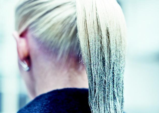 Video! Πώς να κάνεις ombre στα μαλλιά σου με glitter για το ρεβεγιόν!