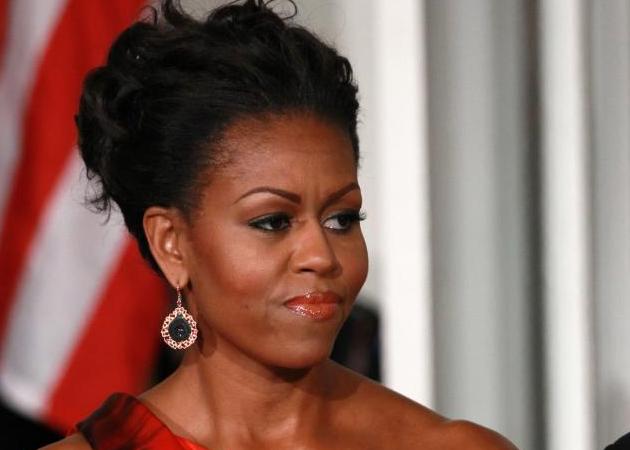 What? H Michelle Obama με Alexander McQueen;