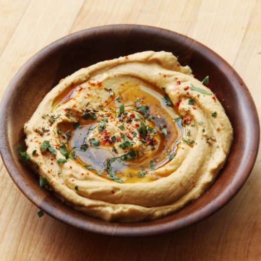 Drosero-houmous-me-paprika