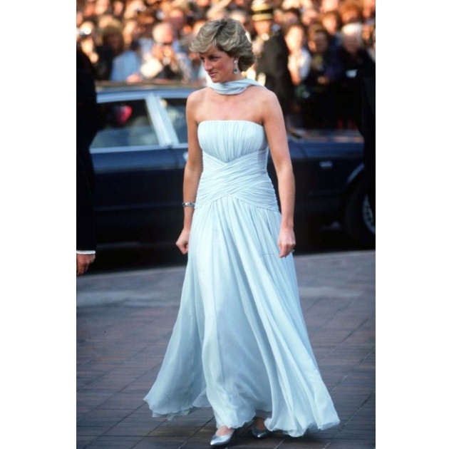 3 | Η πριγκίπισσα Diana με Catherine Walker gown το 1987