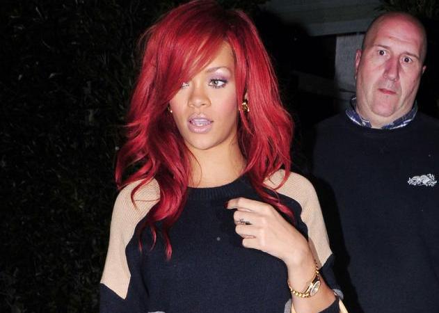 Η Rihanna με flat αντρικά παπούτσια! Γιατί είναι τάση…