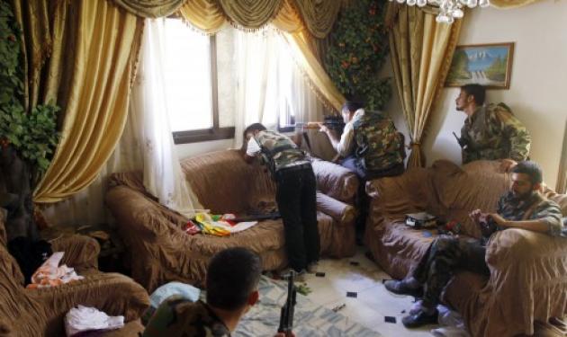 Σκοτώνοντας από το σαλόνι – Φωτογραφίες από τη Συρία που κάνουν το γύρω του κόσμου
