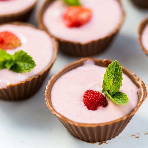 Cupcakes ψυγείου με σοκολάτα και φράουλα