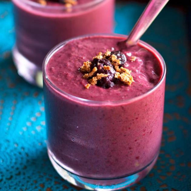 Smoothie με μούρα και βρώμη