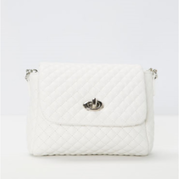 4 | Chain bag Bershka