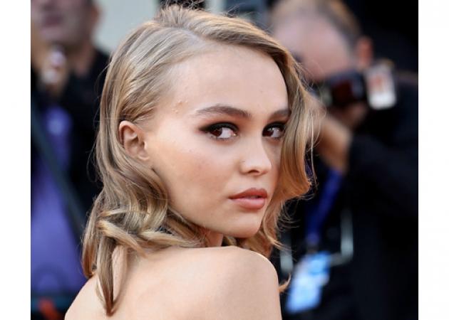 Lily- Rose Depp: το beauty tip που μόλις ανακάλυψε (και πρέπει να δοκιμάσουμε)!