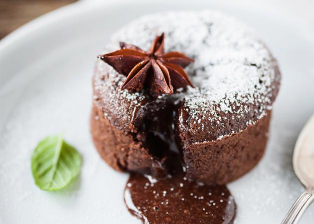 Σουφλέ σοκολάτας: Εύκολη συνταγή με λιγότερο από 300 θερμίδες!