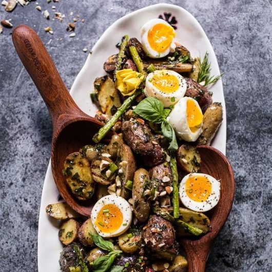 Πατατοσαλάτα με αυγό και dressing | tlife.gr Πατατοσαλάτα με αυγό και dressing | tlife.gr