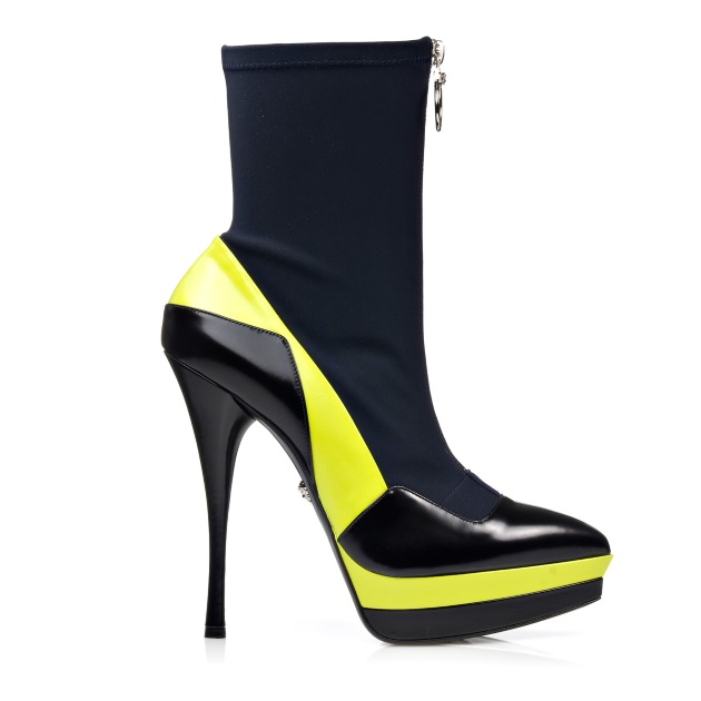 6 | Αnkle boots Versace