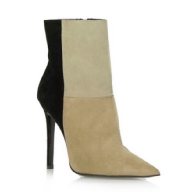 6 | Ankle boots Tsakiris Mallas