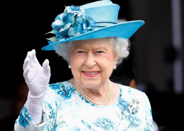 Η βασίλισσα Ελισάβετ φοράει το ίδιο βερνίκι από το 1989! Μπορεί να το έχεις!