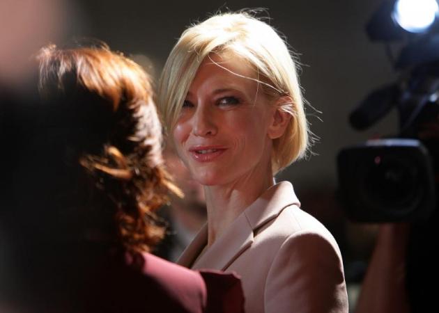 H Cate Blanchett μας δείχνει την ροζ πλευρά του εαυτού της