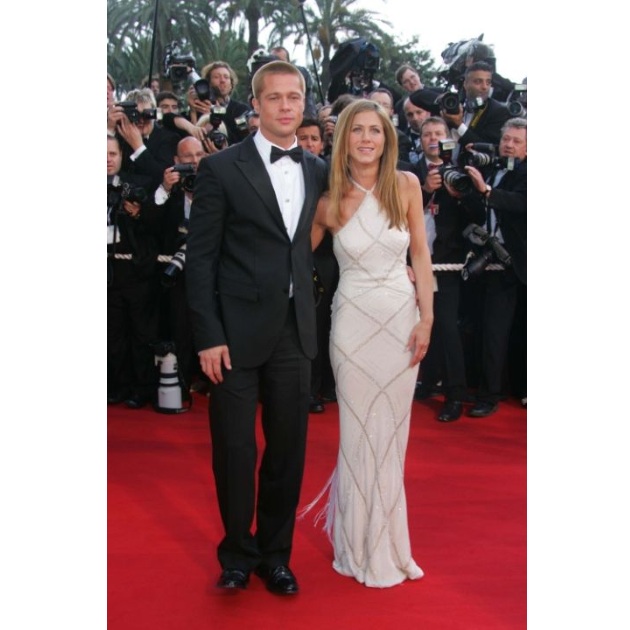 7 | Ο Brad Pitt και η Jennifer Aniston με Atelier Versace το 2004