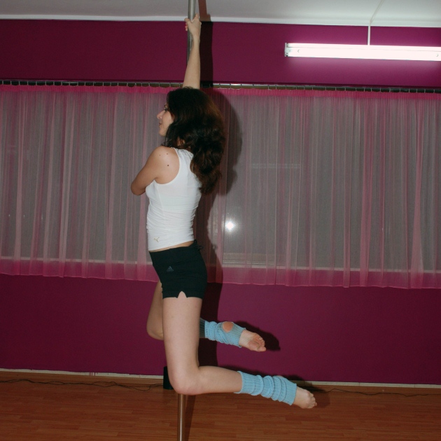 9 | Pole Dancing: Άσκηση μπαλαρίνα