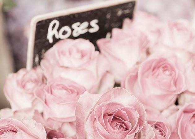 Το πρώτο beauty προϊόν στη λίστα του ’17: πινέλα σε σχήμα τριαντάφυλλου!