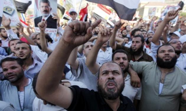 Σοκάρει ο ομαδικός βιασμός δημοσιογράφου στην πλατεία Ταχρίρ