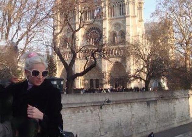 Τζούλια Αλεξανδράτου: Οι βόλτες της στο Παρίσι! Φωτογραφίες