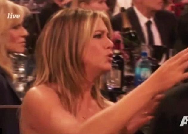 Έξαλλη η Jennifer Aniston – Απίστευτη αντίδραση, όταν καλεσμένος μπήκε μπροστά της στα βραβεία!