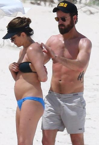 Jennifer Aniston: Έγκυος στα 47 της χρόνια; Oι φωτό από τις διακοπές στις Μπαχάμες που κάνουν την αποκάλυψη!