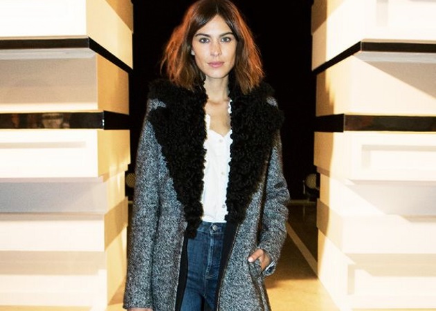 Ποιο είναι το καινούριο styling trick που μάθαμε από την Alexa Chung; (Kαι πρέπει να το δοκιμάσεις τώρα)!