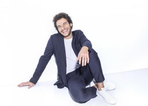 Ο Γάλλος εκπρόσωπος της Eurovision τραγουδάει ελληνικά! Βίντεο